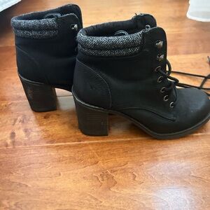 Black booties size 6 barely worn